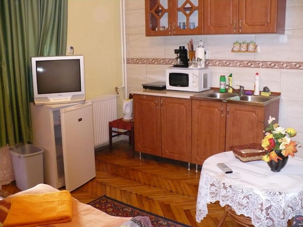 شقة Kitty Apartman ميسكولك الغرفة الصورة